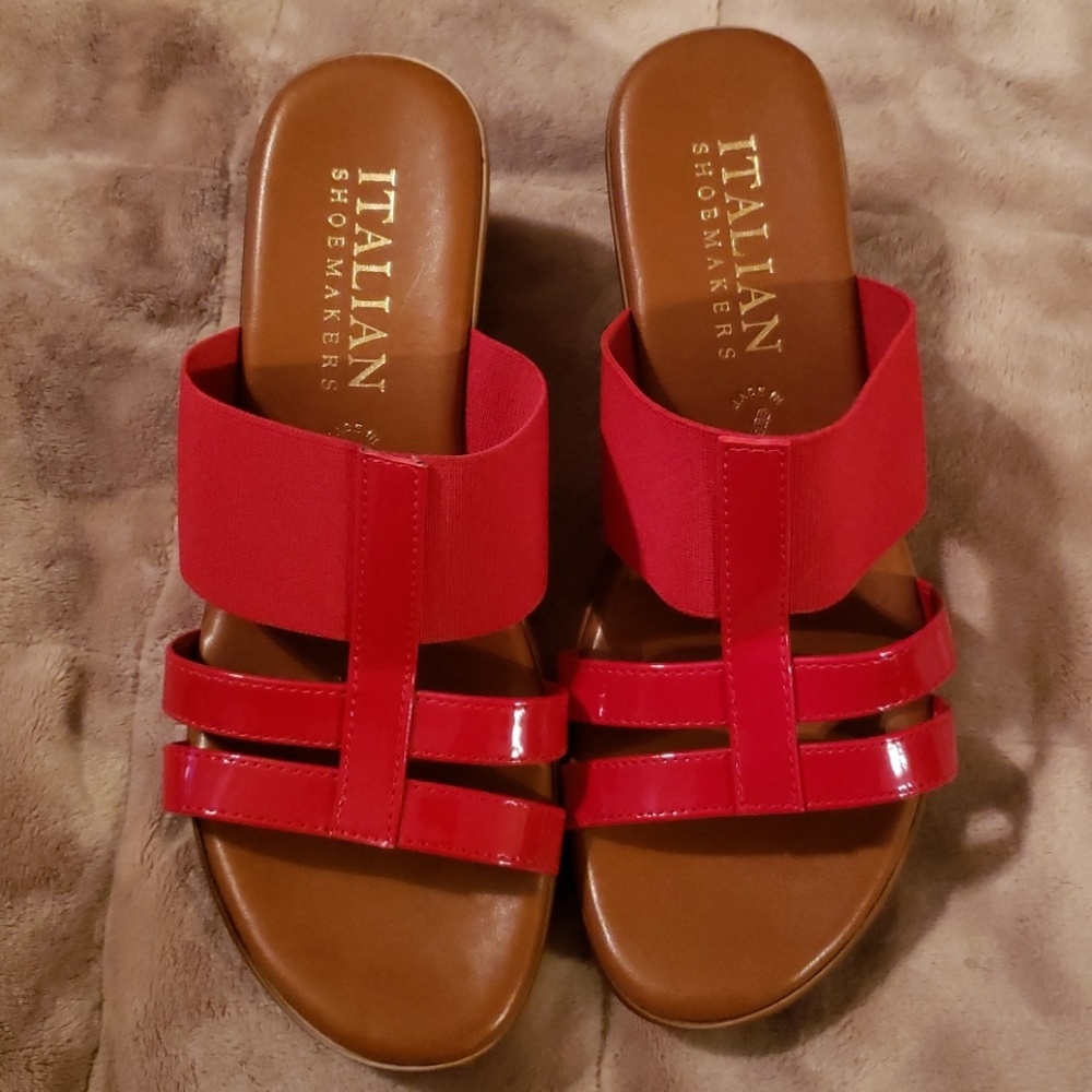 Italian Shoemakers Size 8 Red Slip on Sandal - Picture 1 of 5